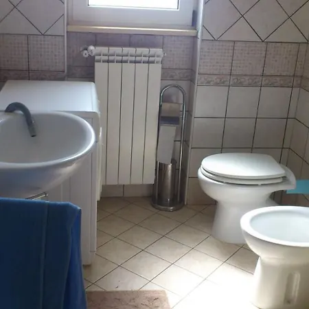 Holiday home Tenuta Le Muzze 6 Posti Letto Serrano