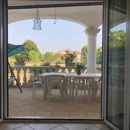 Holiday home Tenuta Le Muzze 6 Posti Letto Serrano